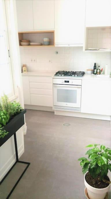 Appartement Artist's Retreat Near The Riverside With Ac Lissabon