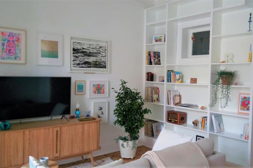 Appartement Artist's Retreat Near The Riverside With Ac